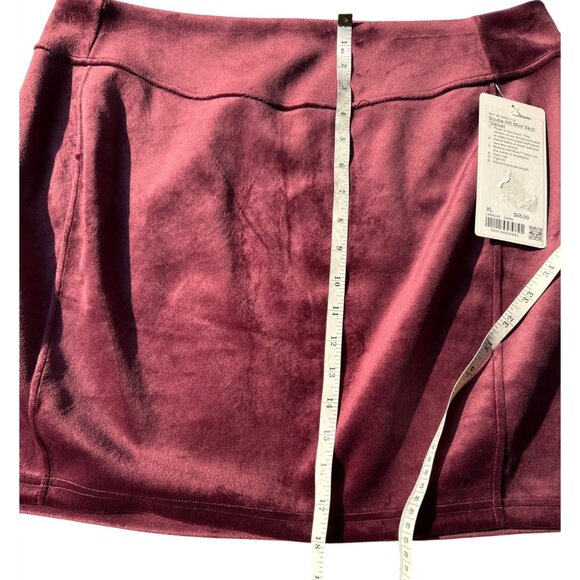 Lululemon Scuba High-Rise Mini Skirt Velvet XL Plush Stretch Garnet NWT LW8AL9S - Picture 14 of 16